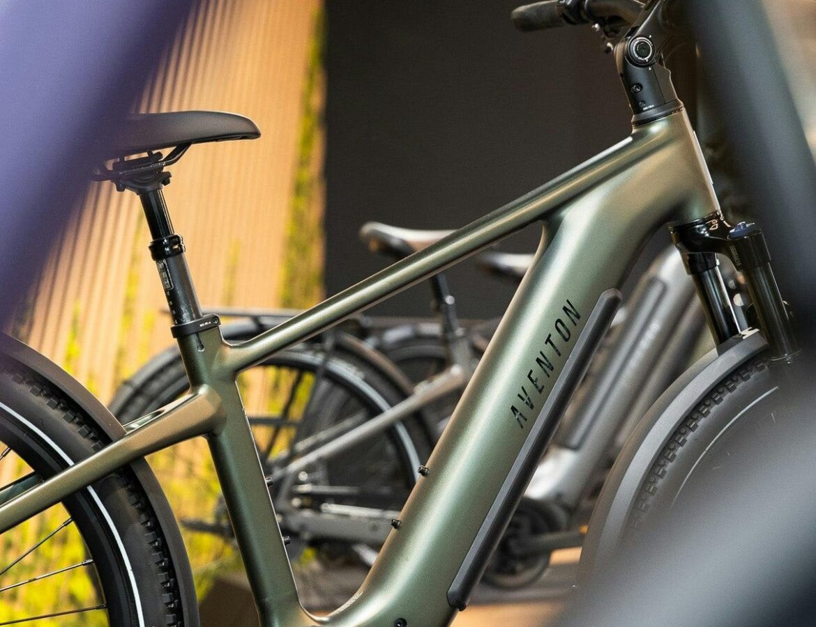 Aventon E-Bikes im Showroom in München