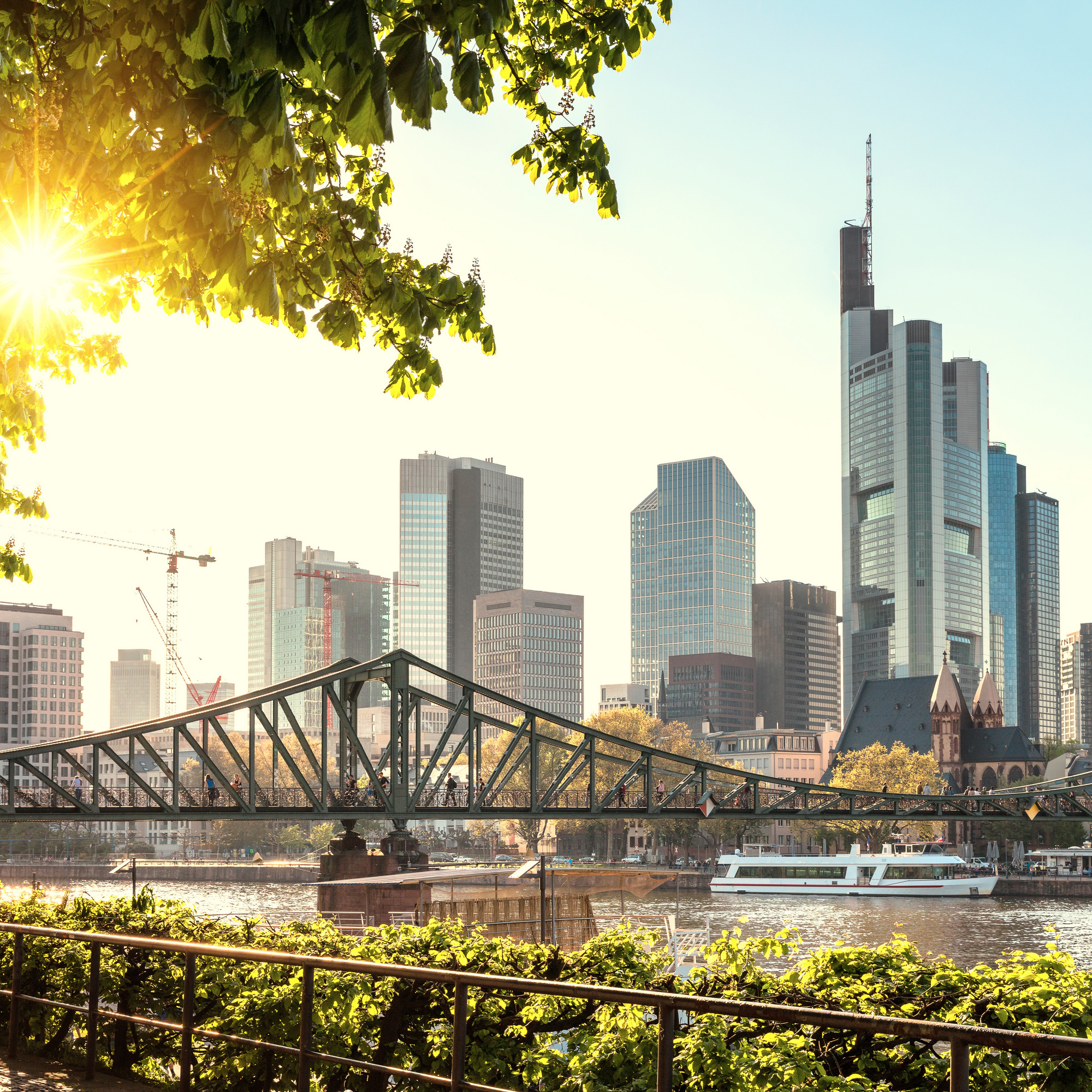 Skyline von Frankfurt als Ziel für eine Städtereise