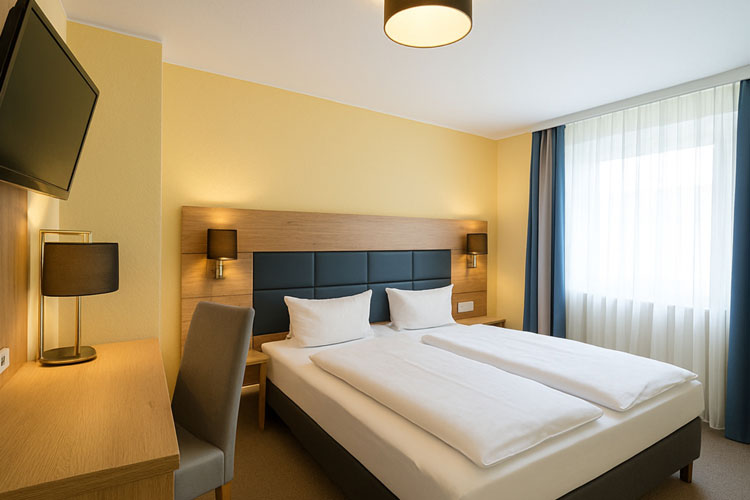 Helles Doppelzimmer im Wilhelmshaven Ahoi Sure Hotel Collection by Best Western