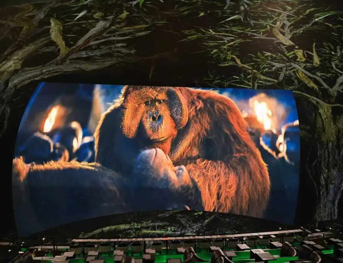 Immersive Cosm Dome showing Planet of the Apes content