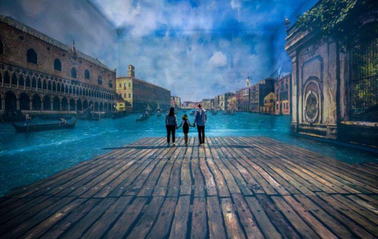 Canaletto Venice artwork projected in a FRAMELESS gallery