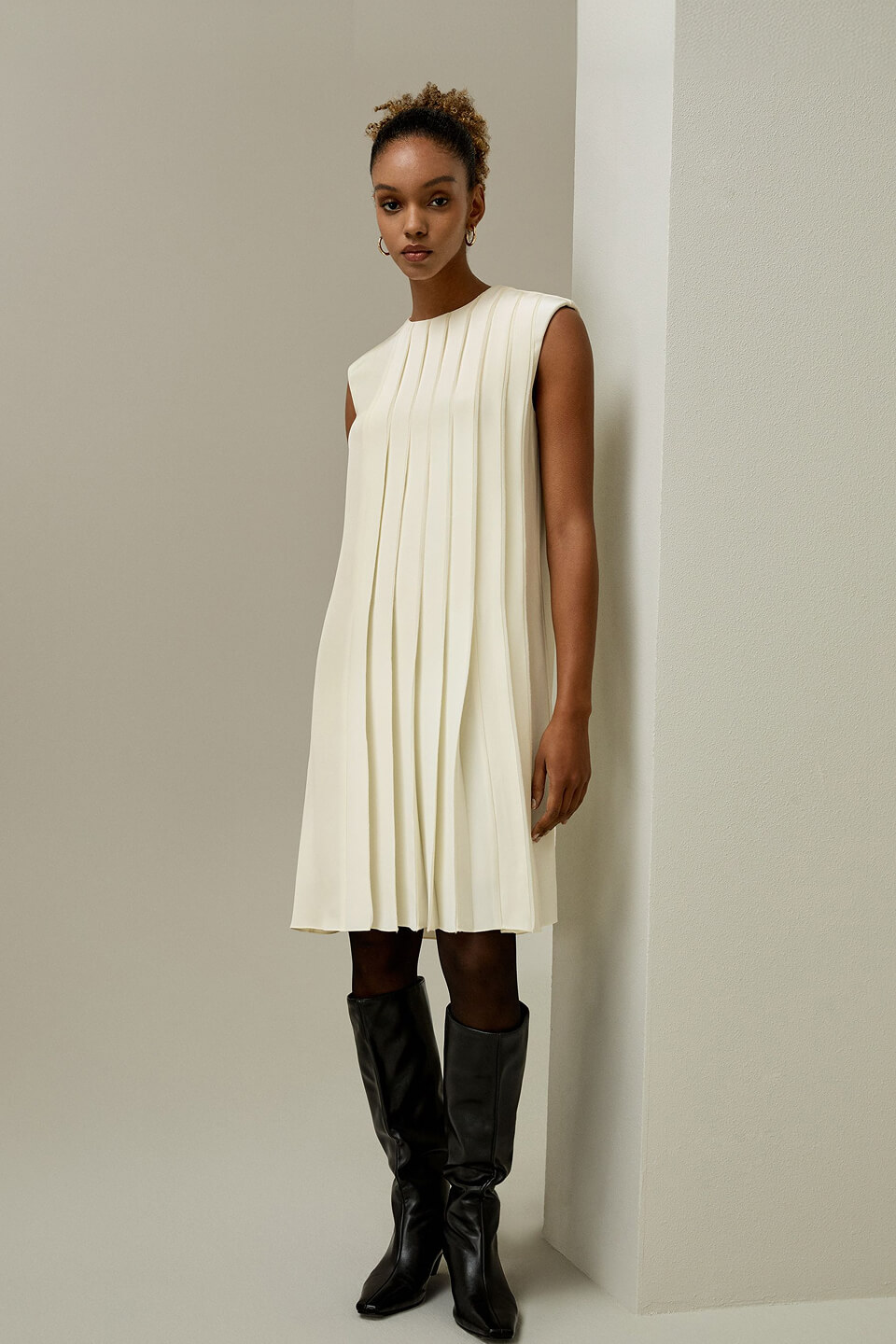 Robe en soie plissée sans manches Lilysilk