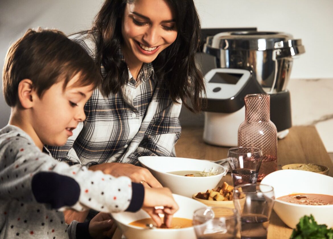 i-Companion Touch XL Moulinex a preparar uma receita