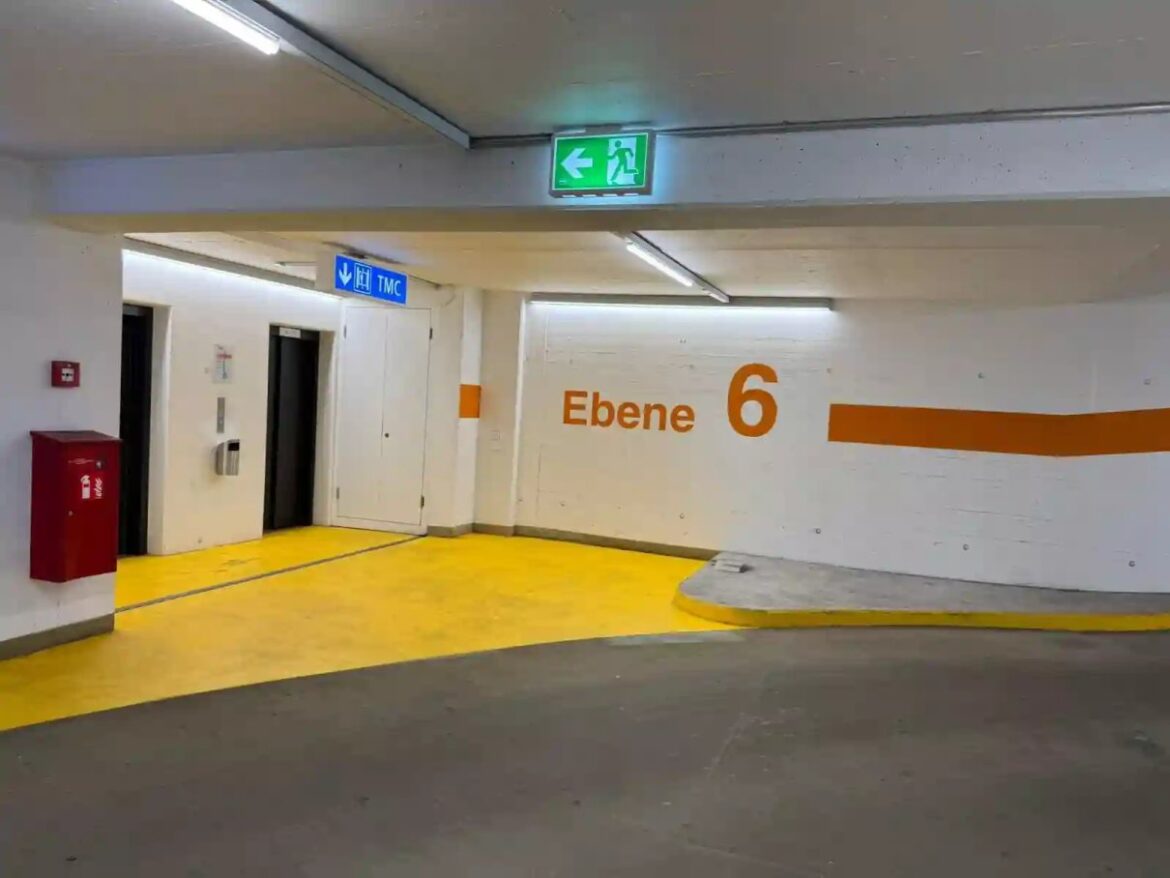 Überdachter Parkplatz von Private Parking Airport Zurich