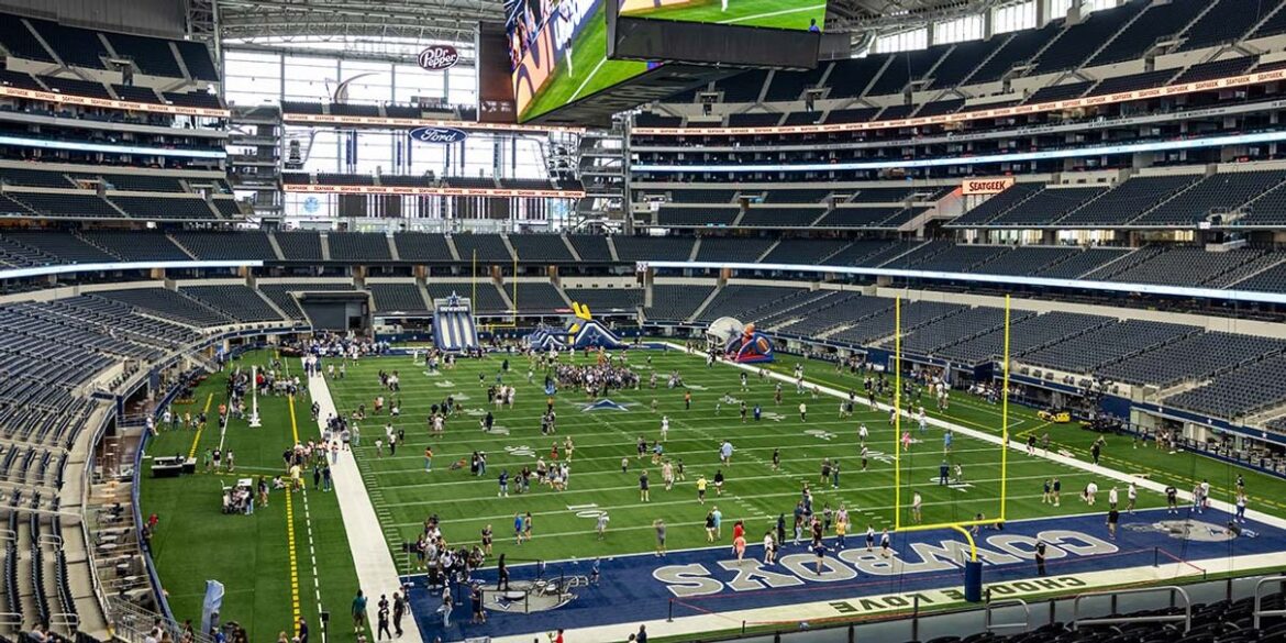 Rally Day crowd at AT&T Stadium