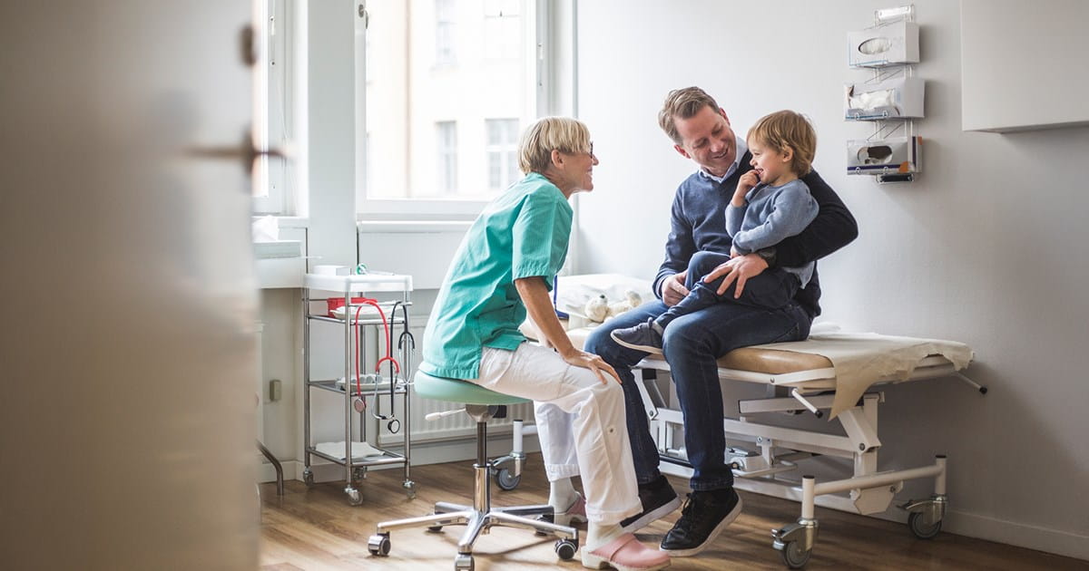 Personne accompagnée dans un contexte de soins pour illustrer l'assurance santé Axa
