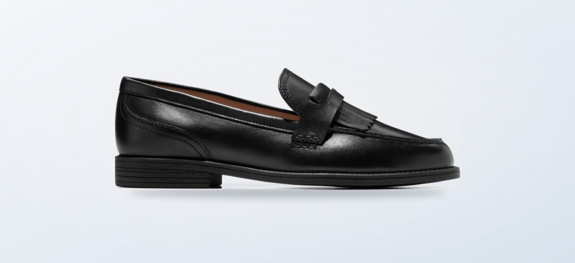 Mocasines negros de mujer Stassi Kiltie de Cole Haan