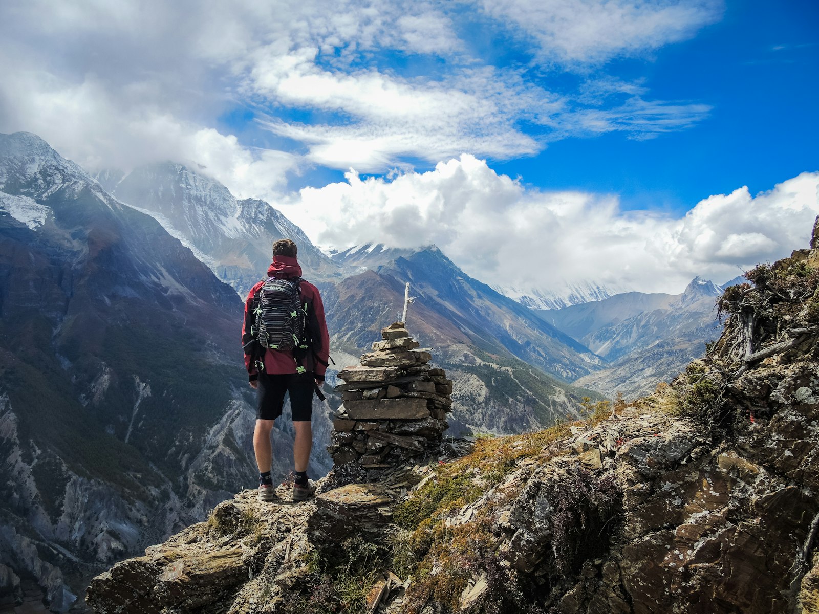 Wanderer in einer Berglandschaft