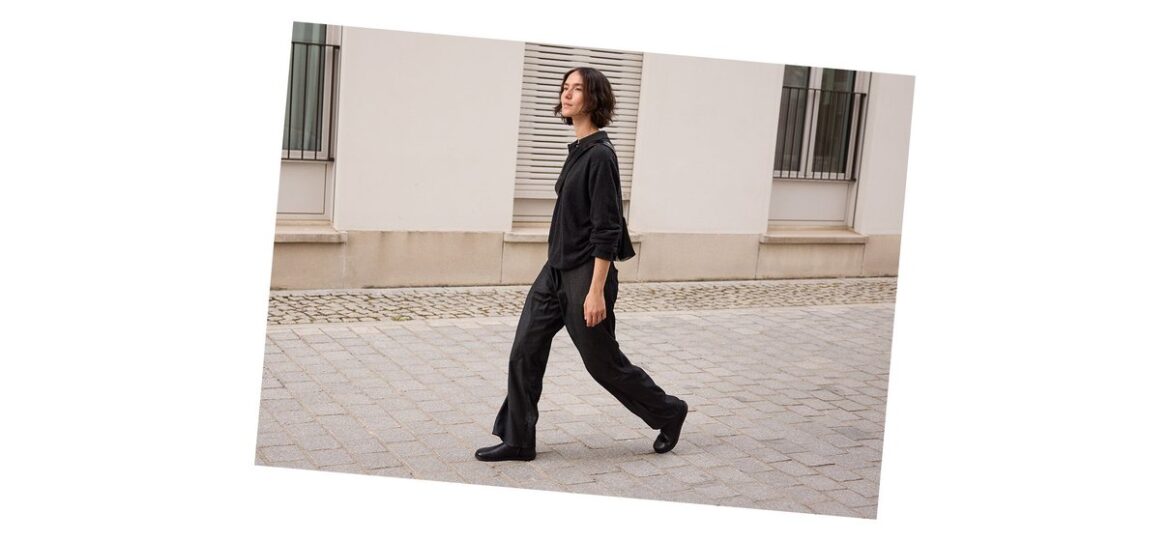 Groundies Barfußschuhe in einer urbanen Kampagnenszene