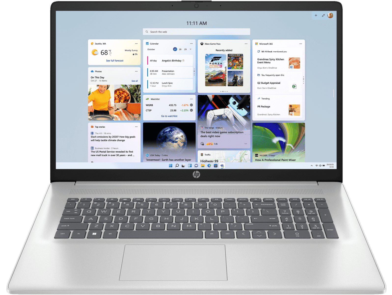 HP 17.3 inch Laptop 17-cn4046TU in silver