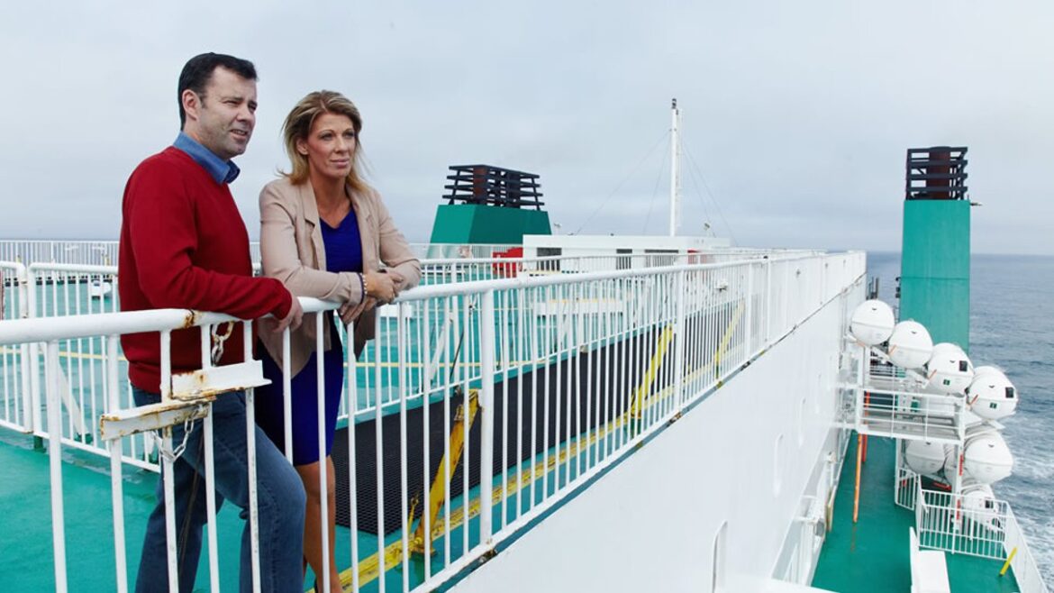 Passagers profitant du pont extérieur de l’Isle of Inishmore