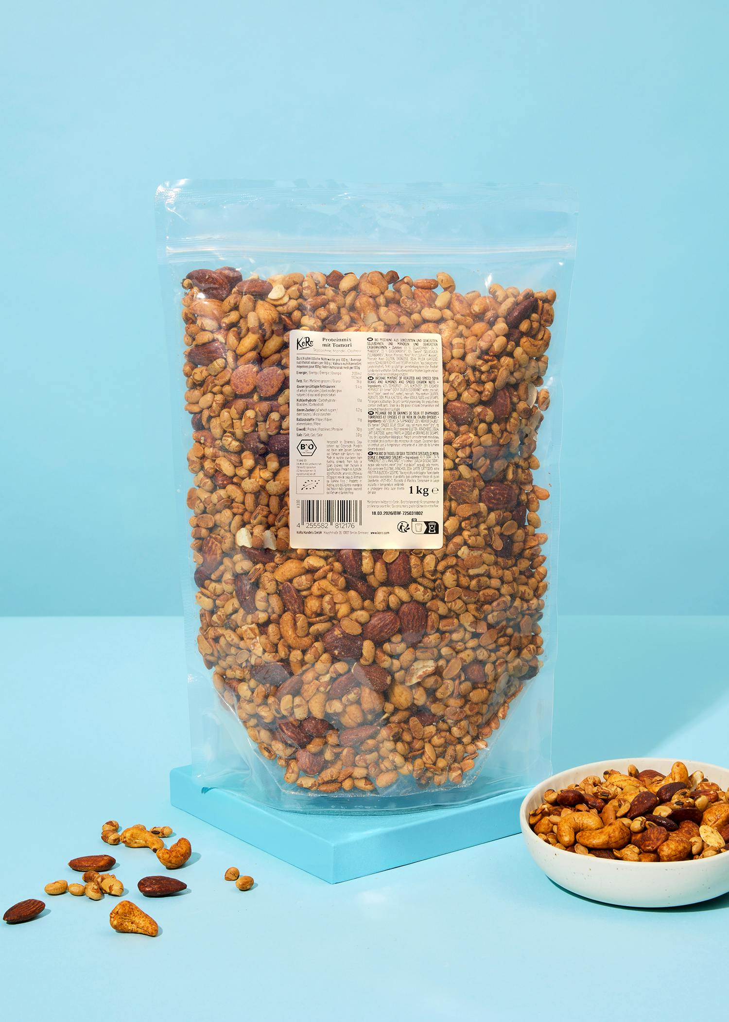 Packung Bio Proteinmix mit Tamari auf hellem Hintergrund