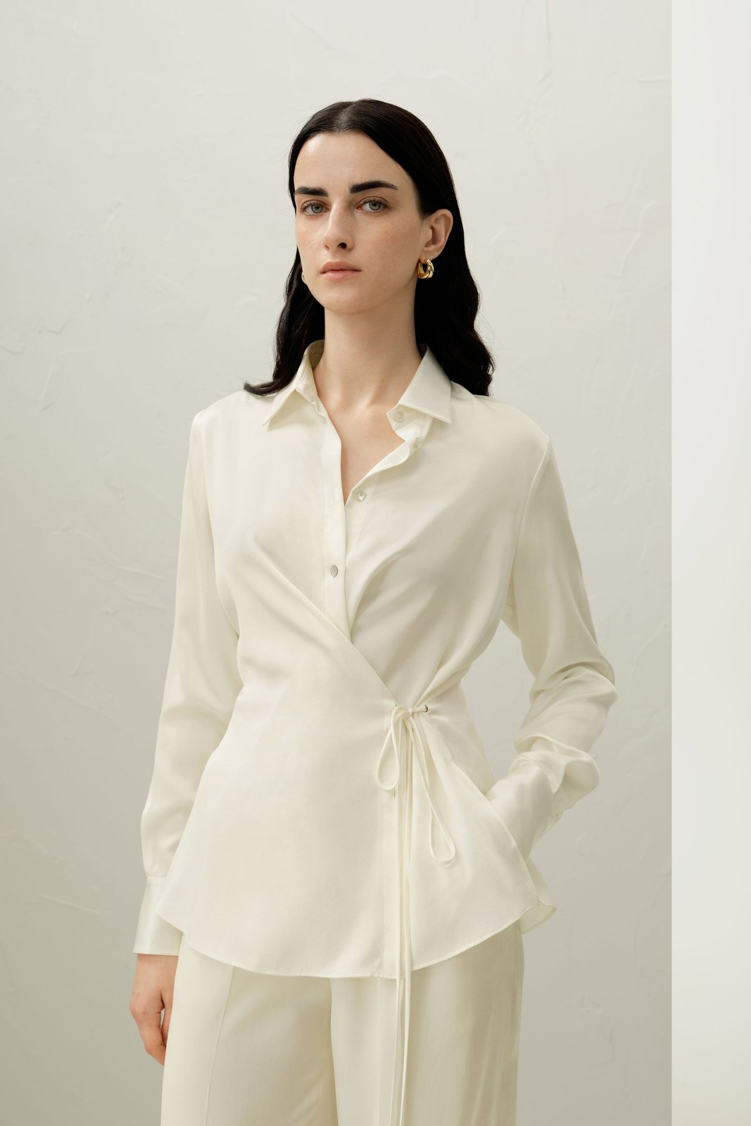Chemise blanche convertible en charmeuse de soie