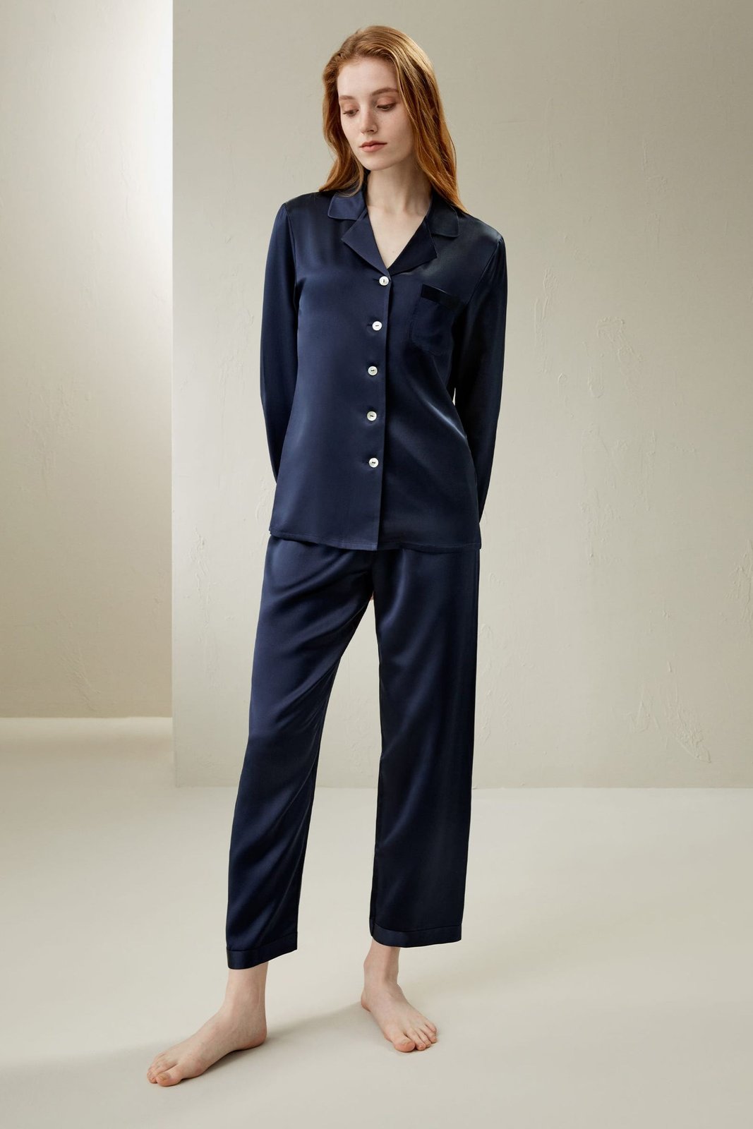 Pigiama Lilysilk lungo in seta blu navy