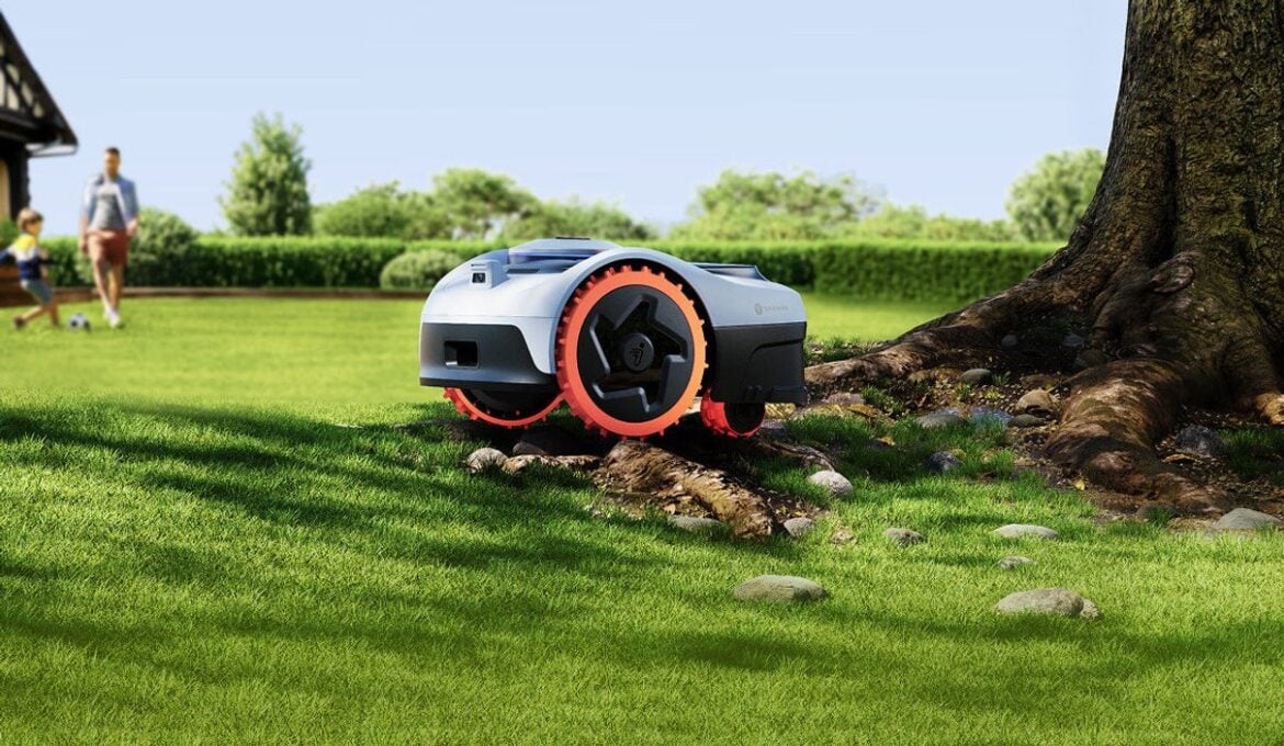 Navimow i2 AWD Mähroboter auf einer grünen Rasenfläche