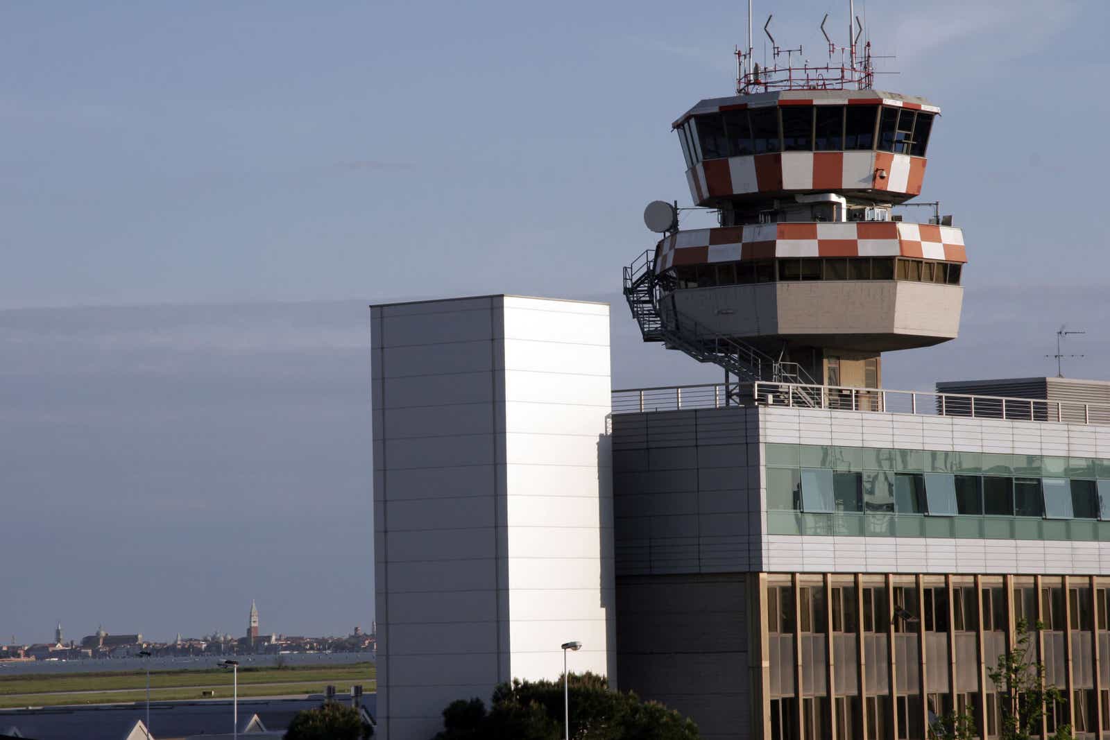 Flughafenszene am Flughafen Venedig für Parkvia