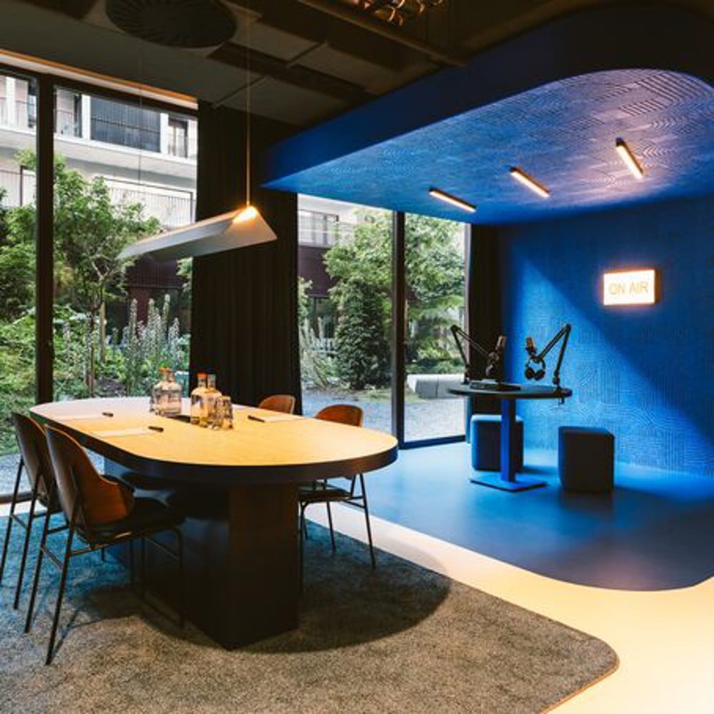 Sala de reuniones de The Social Hub Porto