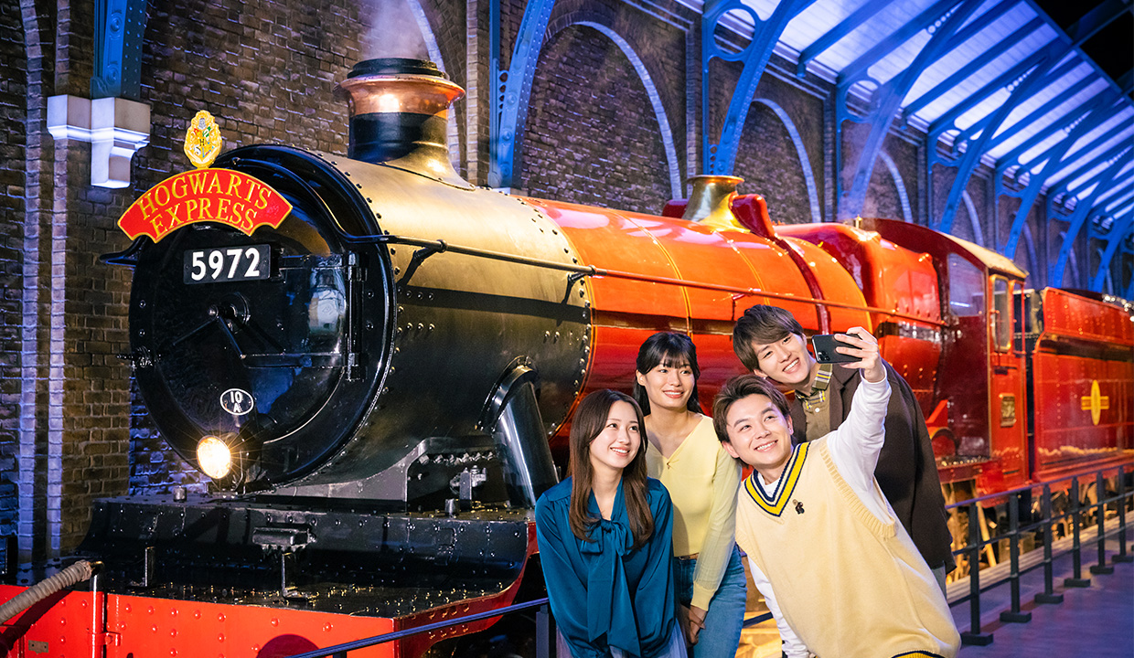 Platform 9 3/4 set at Warner Bros. Studios Japan