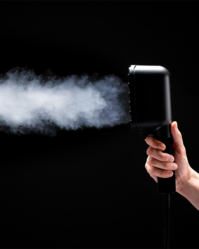 Laurastar IZZI garment steamer